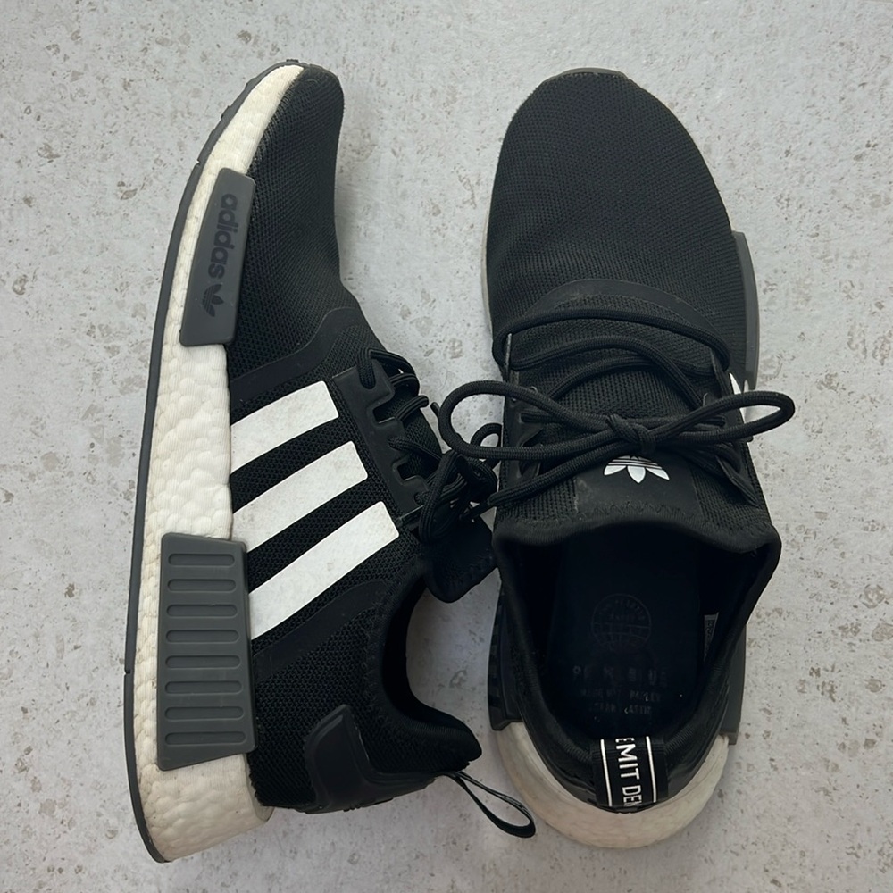 Like new Nike men’s NMD_R1 originals.